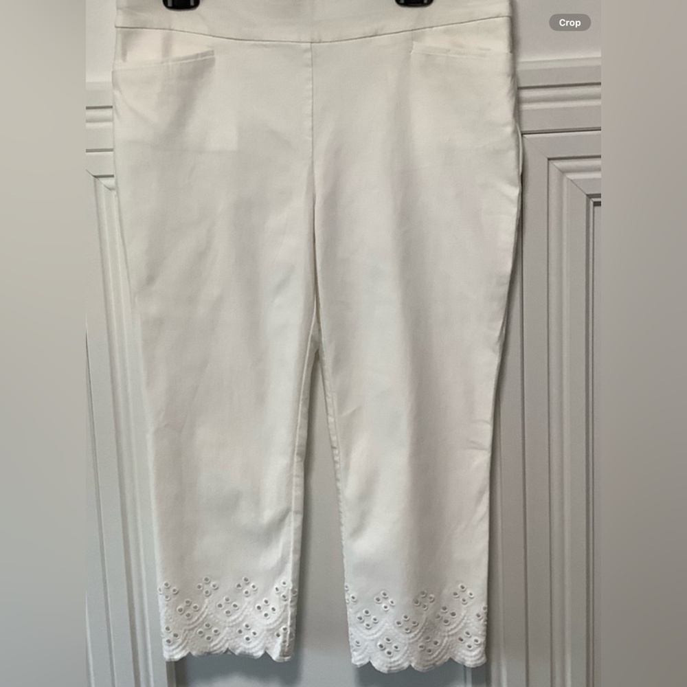 NWOT Chico's White Embroidered Eyelet Hem Bridgette Slim Crops Petite Sz 2P /12P